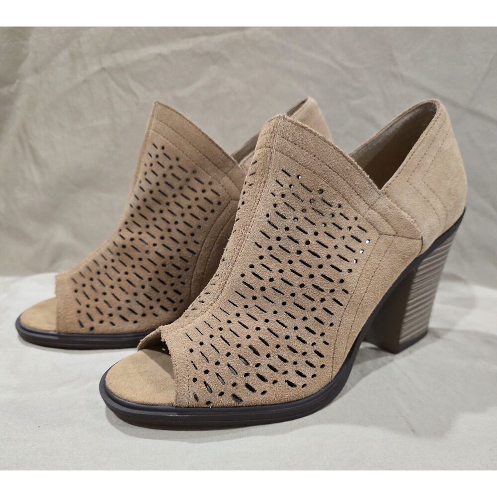 DIRTY LAUNDRY TAN SUEDE PEEP TOE  -SIZE 8M-NEVER BEEN WORN